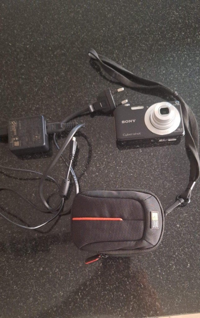 Sony compact  DSC-W710, Verzamelen, Foto-apparatuur en Filmapparatuur, Ophalen, Fototoestel