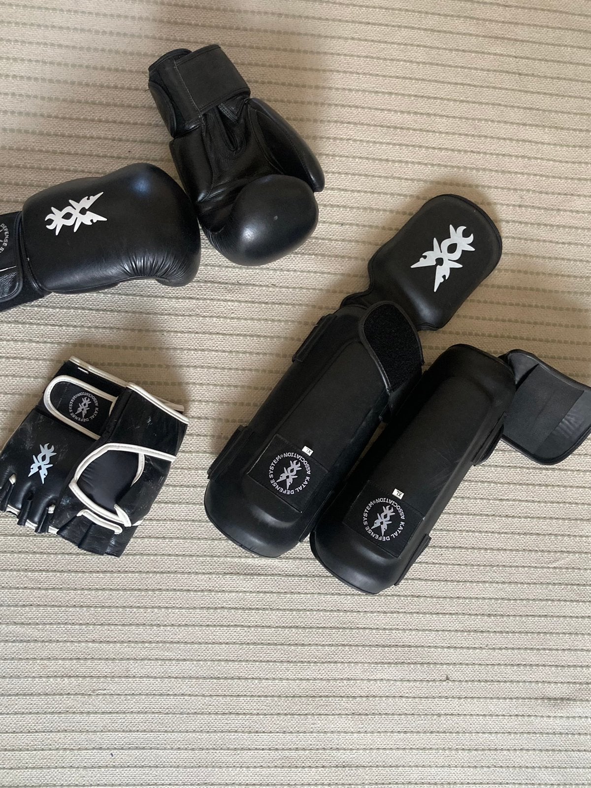 Gants boxe, proteges tibia et mitaines, Sports & Fitness, Boxe, Enlèvement ou Envoi, Utilisé, Gants de boxe