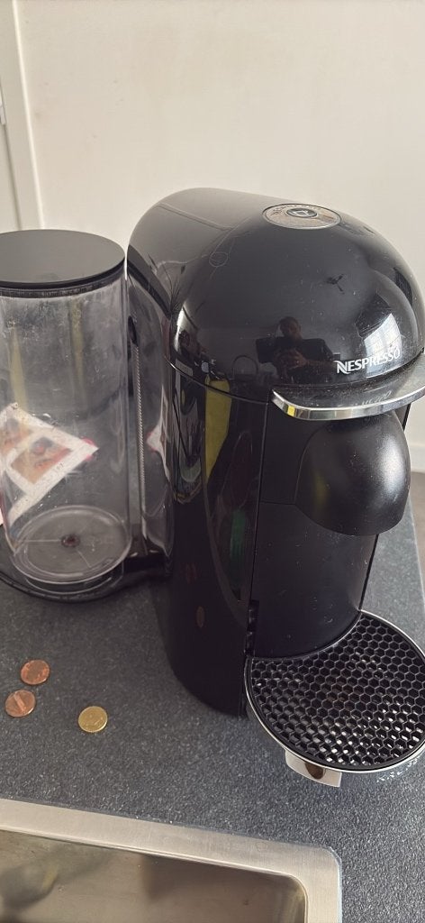 Nespresso vertuo, Elektronische apparatuur, Koffiezetapparaten, Ophalen, Gebruikt, Koffiemachine, Koffiepads en cups