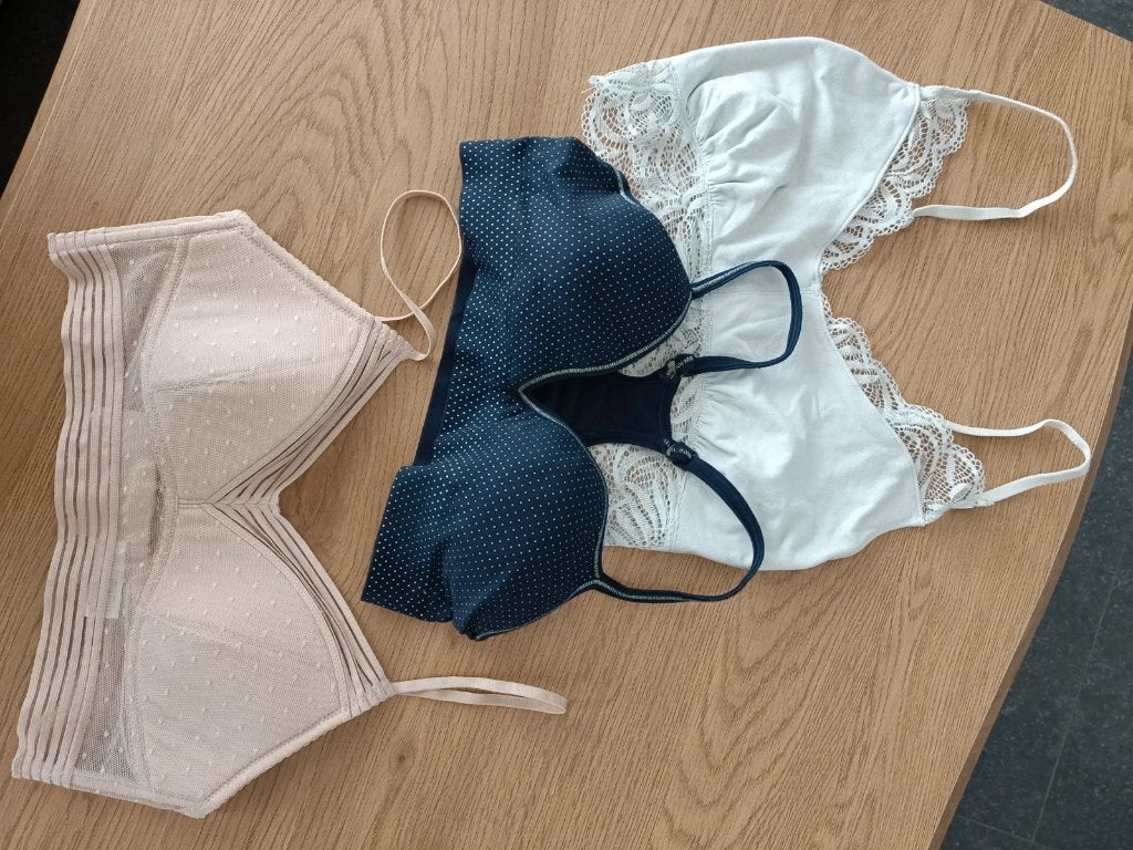 Lot de 3 brassières et soutiens-gorge – S, bonnet A-B, Vêtements | Femmes, Sous-vêtements & Lingerie, Enlèvement ou Envoi, Multicolore