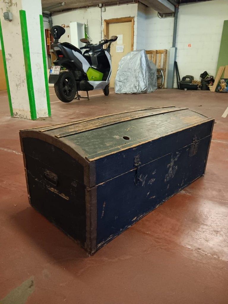 Vieux coffre bois, Enlèvement, Utilisé