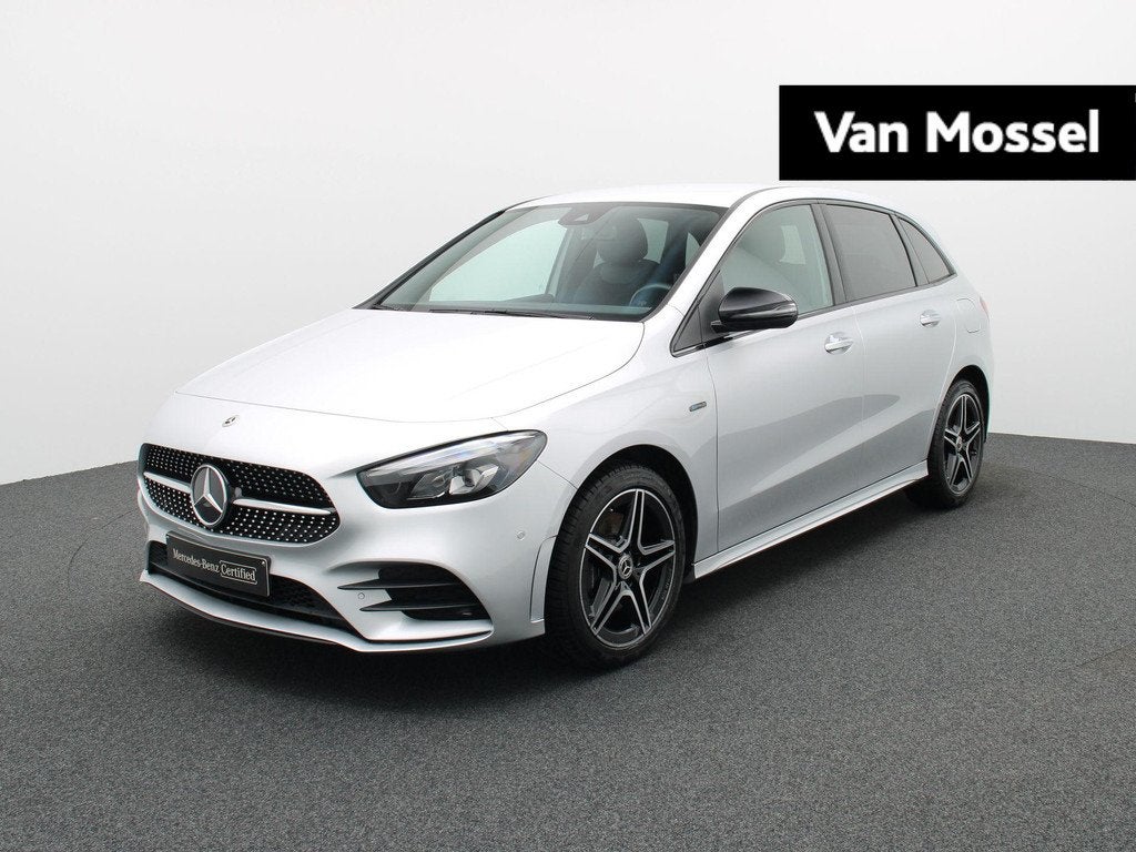 Mercedes-Benz B 250 e + AMG LINE + LED + CAMERA + 1Y USED GA, Auto's, Monovolume, Gebruikt, 4 cilinders, 27 g/km