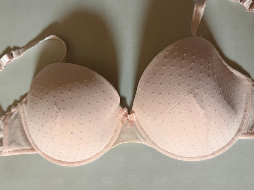 Joli soutien-gorge en parfait état (95 cup E), Enlèvement, Rose, Soutien-gorge