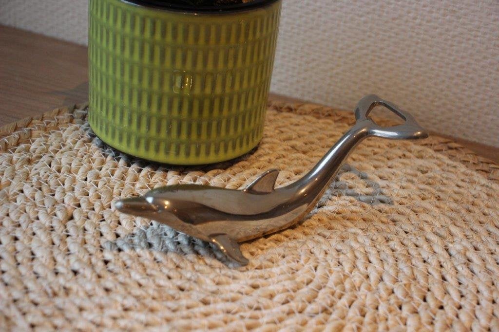 Vintage verzilverde flesopener dolfijn Germany, Antiquités & Art, Antiquités | Ustensiles de cuisine, Enlèvement ou Envoi