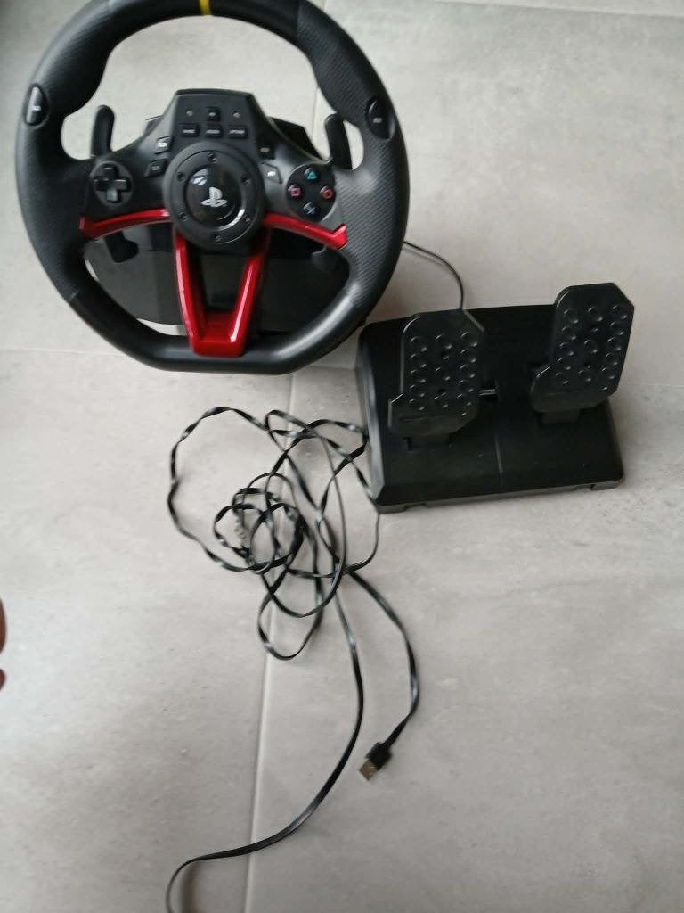 HORI Racing Wheel Apex racestuur inclusief pedalen, Games en Spelcomputers, Spelcomputers | Sony Consoles | Accessoires, Gebruikt