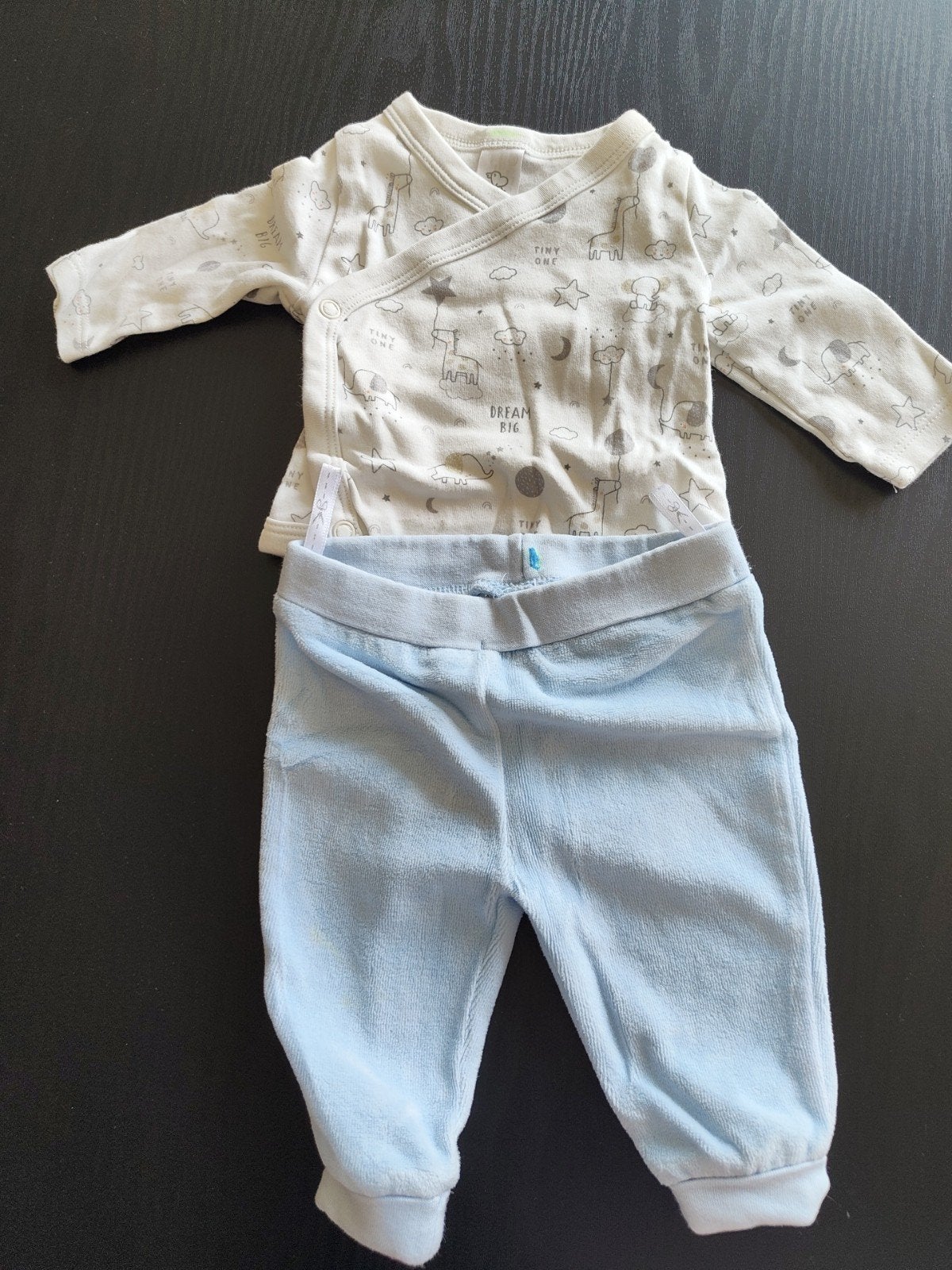 Setje overslag romper en broek, Enfants & Bébés, Vêtements de bébé | Taille 56, Enlèvement, Ensemble
