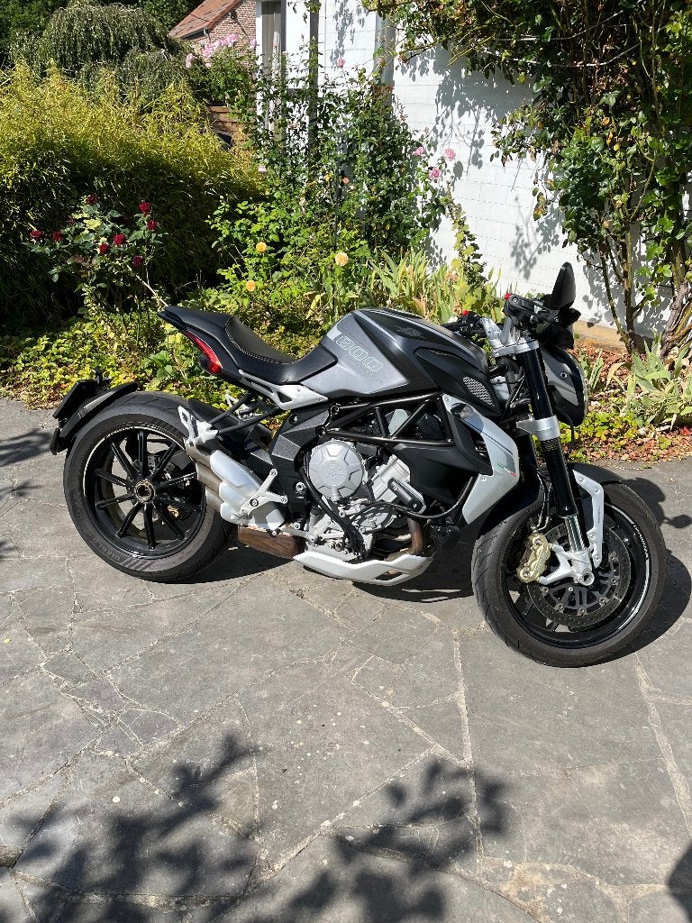 MV Agusta Brutale dragster 2014, Motoren, Motoren | MV Agusta, Occasion, Motorrijbewijs A, 3 cilinders, Particulier