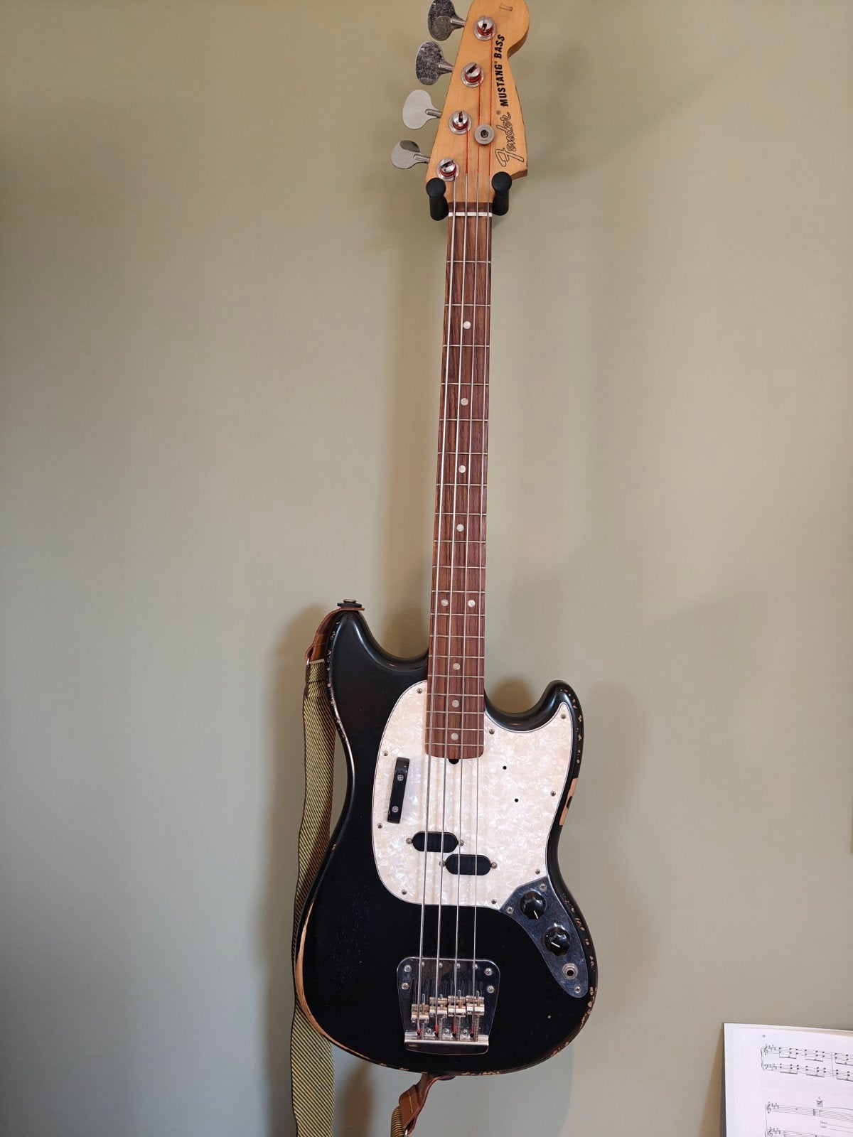 Fender JMJ Road Worn Mustang Bass – Black, Musique & Instruments, Instruments à corde | Guitares | Basses, Enlèvement, Comme neuf