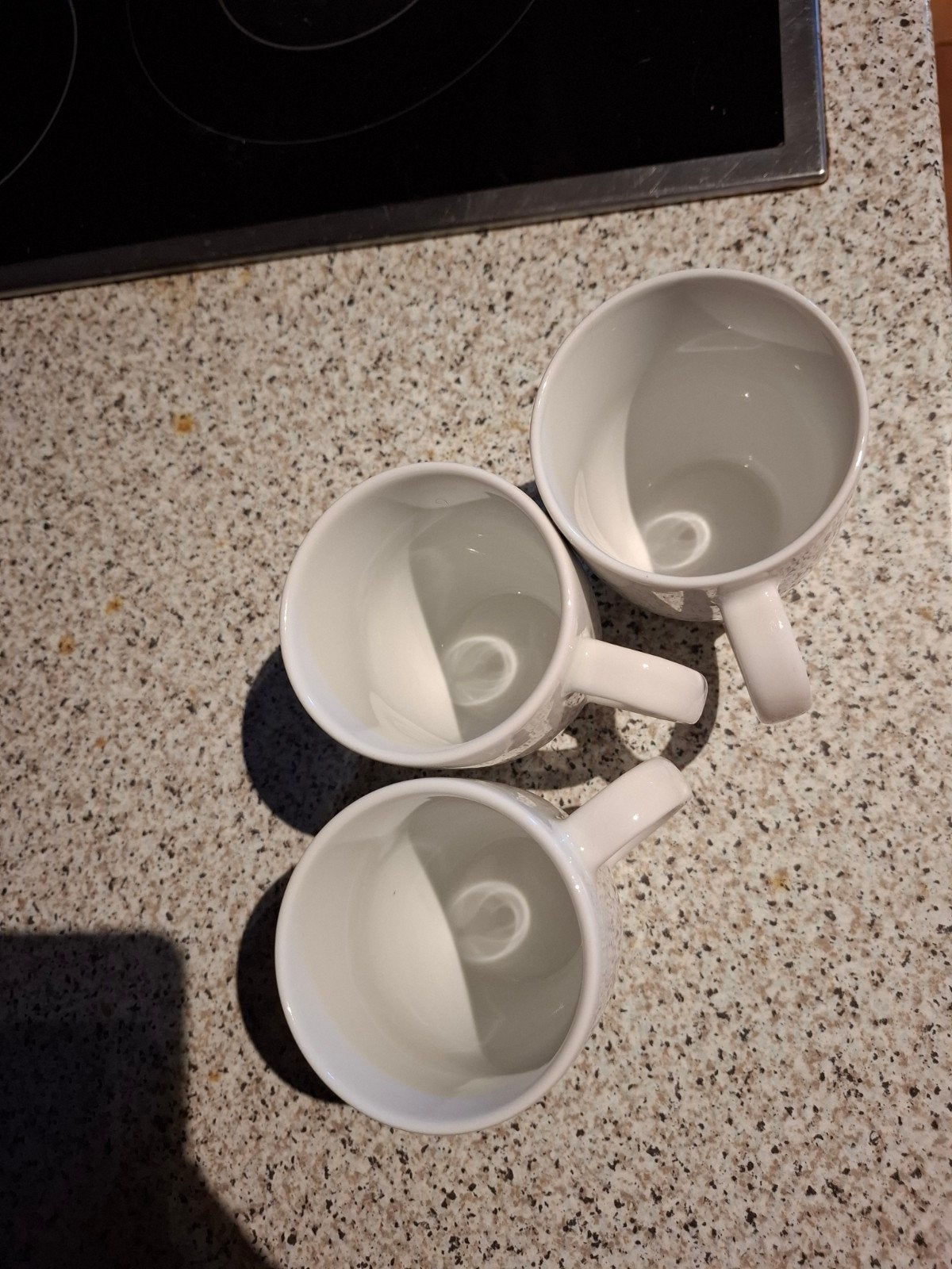 3 koffietassen, Ophalen