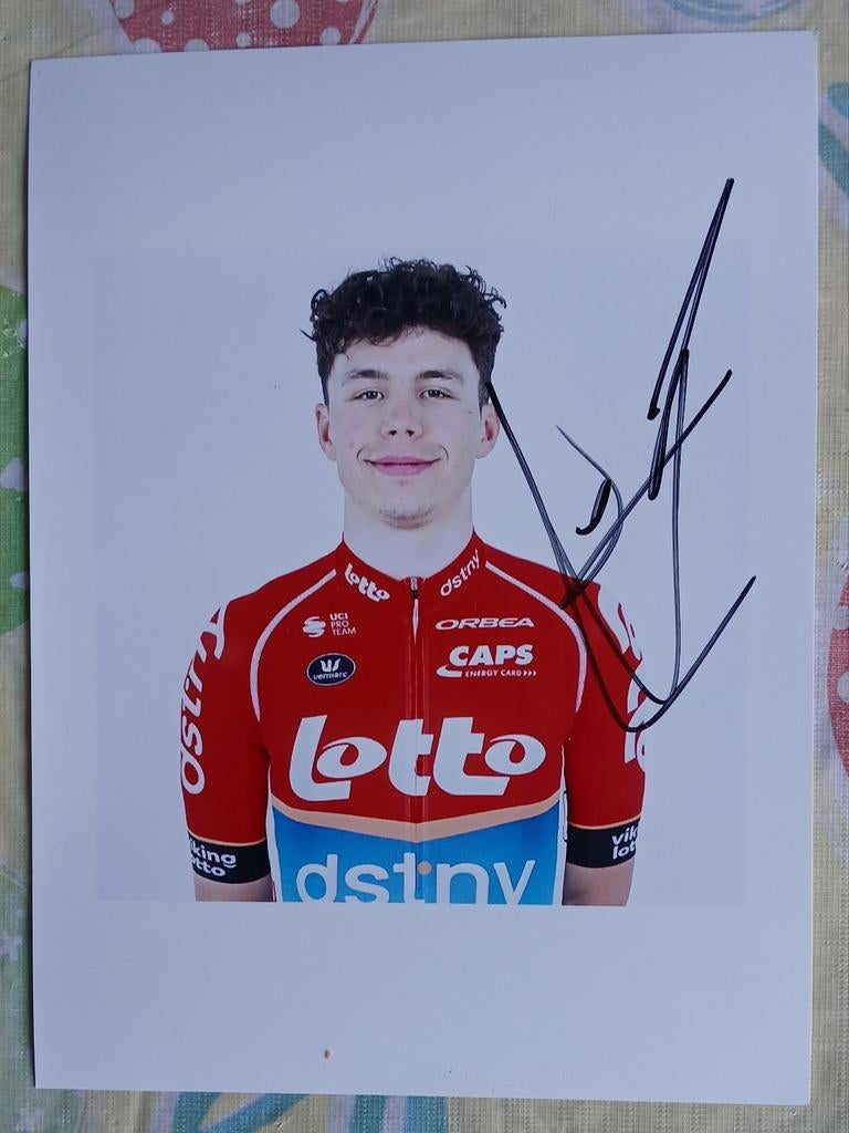 Gesigneerde foto van Arnaud de Lie., Envoi, Neuf