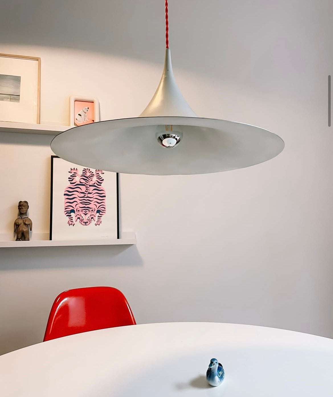 Grote tulip lamp wit emaille met rode textielkabel, Ophalen, Gebruikt