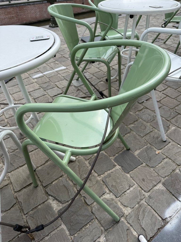 Arcalo chairs - 8 groene en 8 witte per set te koop, Tuin en Terras, Ophalen, Gebruikt, Metaal, Stapelbaar
