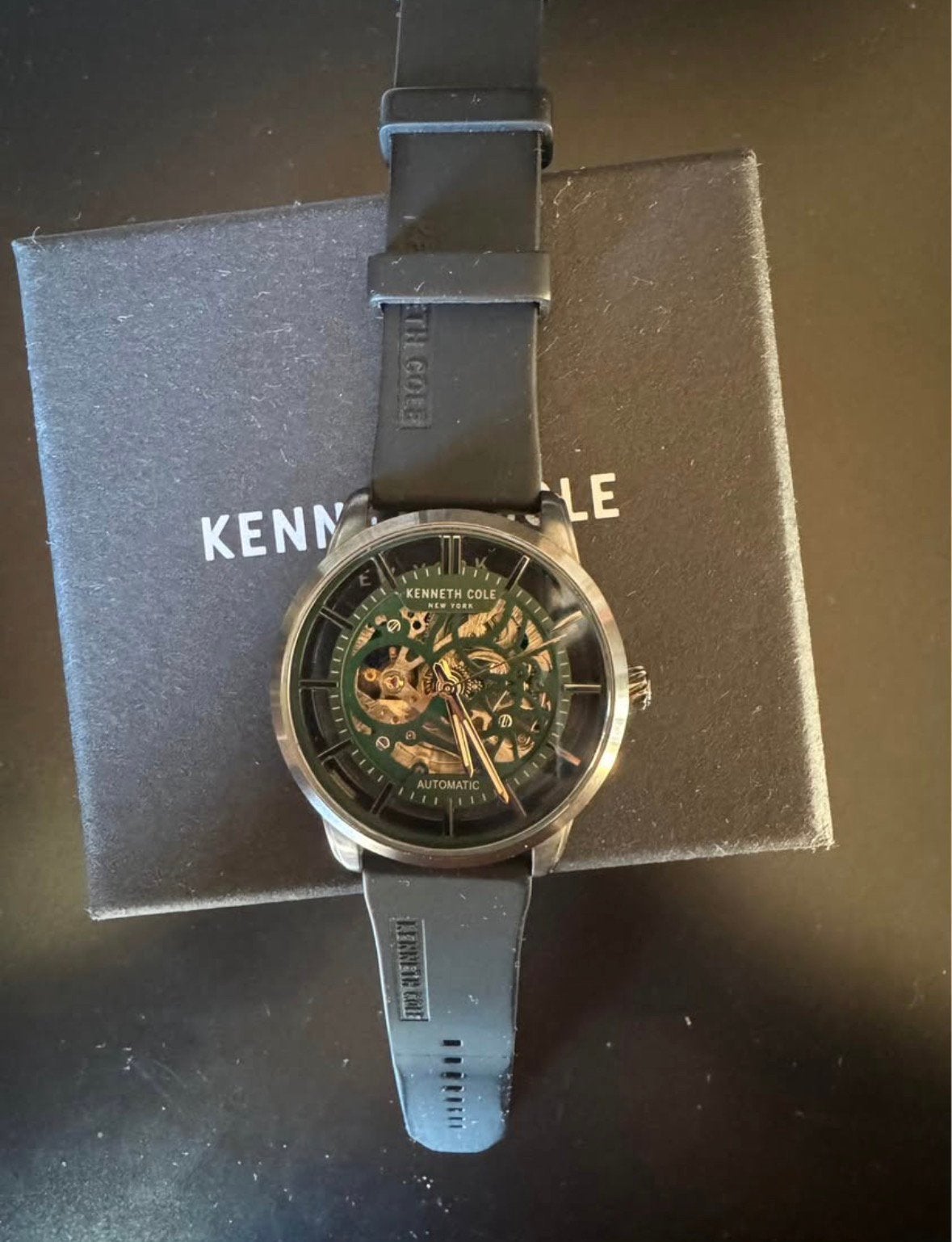 Montre squelette Kenneth Cole modèle KCWGR2122504, Bijoux, Sacs & Beauté, Montres | Hommes, Montre-bracelet, Autres marques, Comme neuf