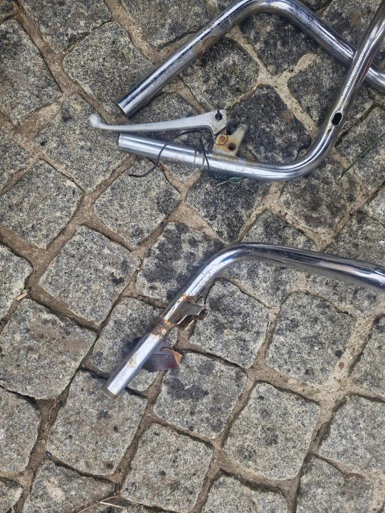 Honda dax stuurhelften, Ophalen