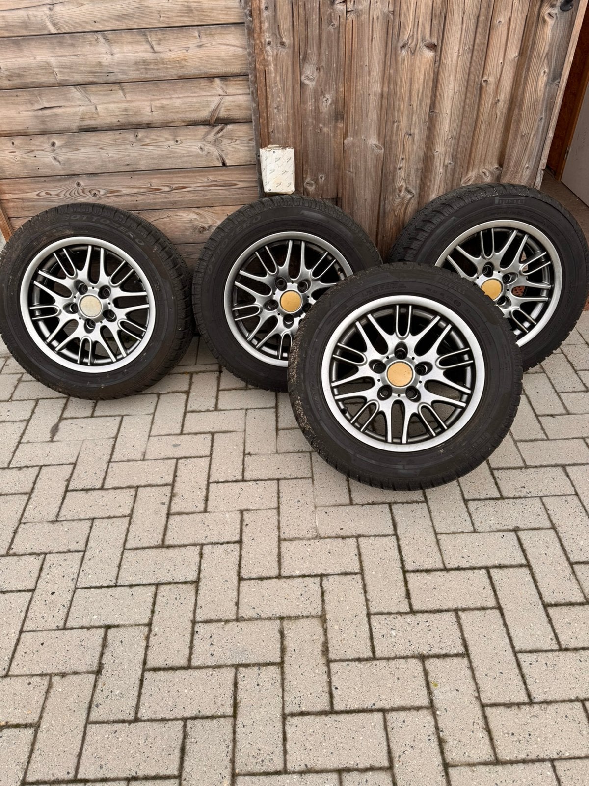 Velgen 16” Jaguar met banden X300 XJ40, Pneus et Jantes, 16 pouces, Véhicule de tourisme, Enlèvement