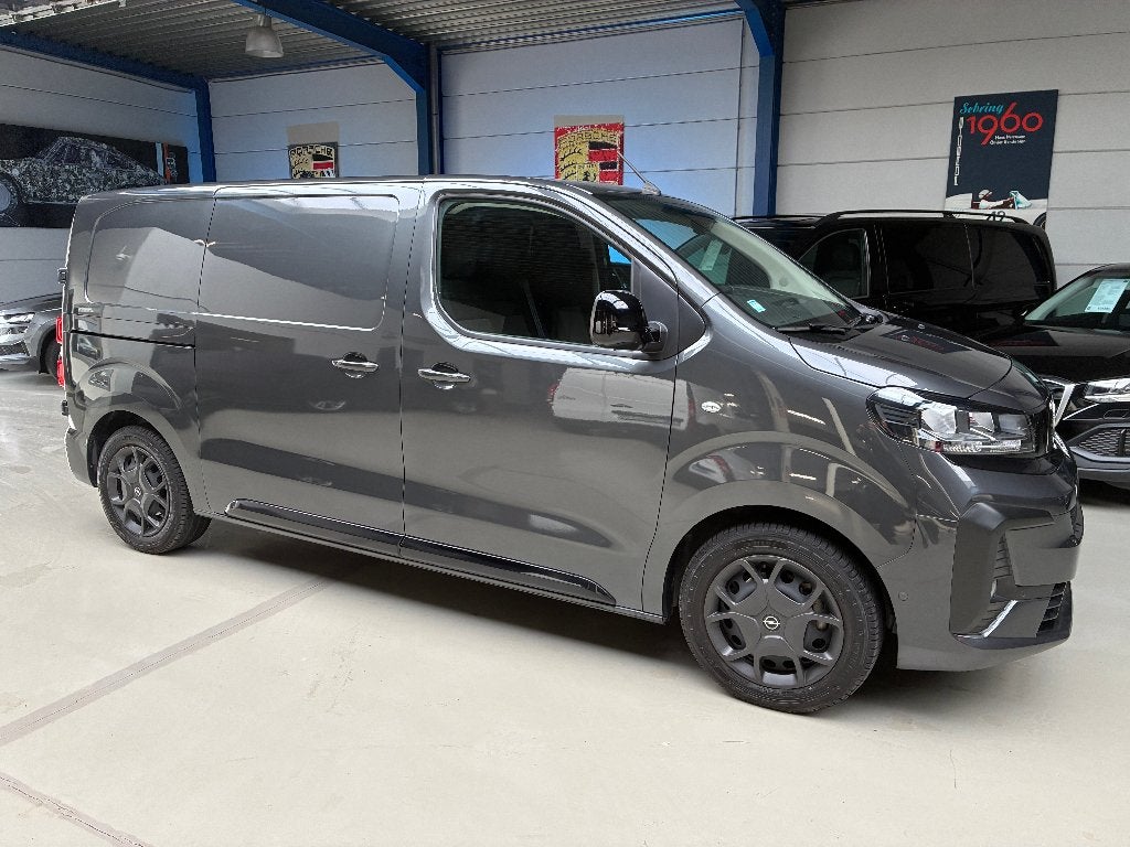 Opel Vivaro Autmaat met maar 10291 km, Dealer onderhouden, 4 cilinders, Zwart, Bedrijf