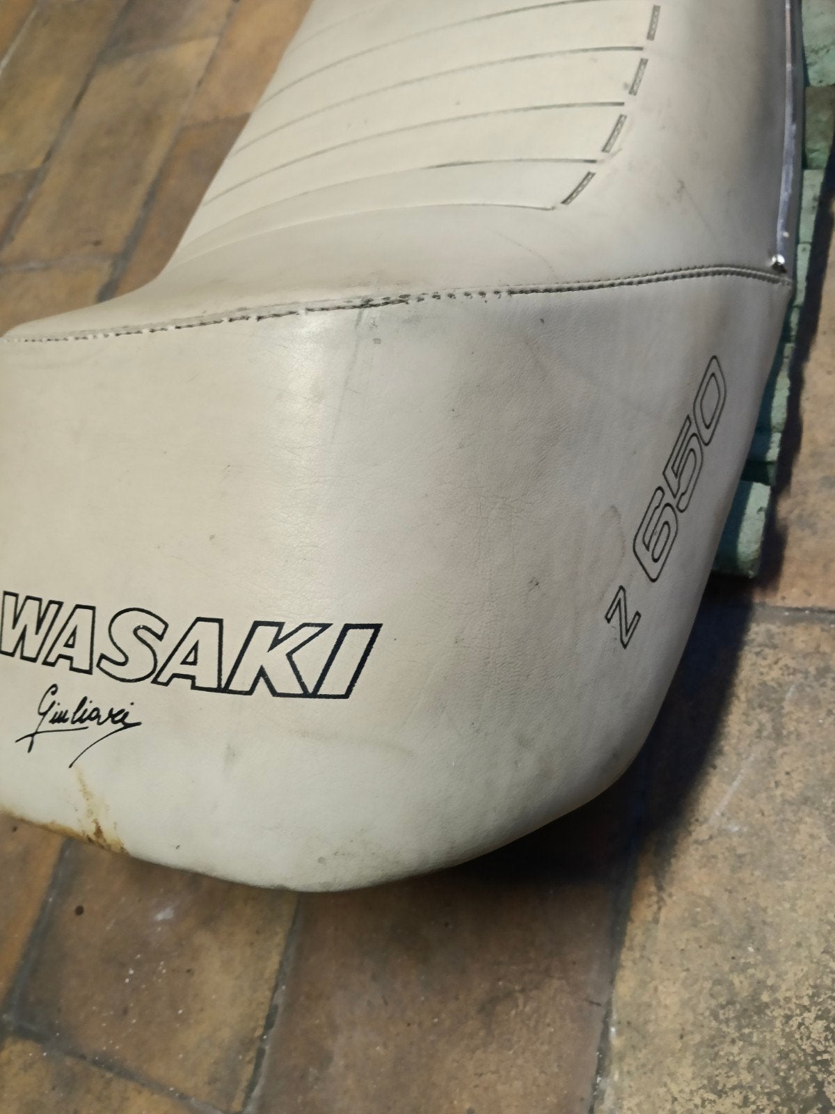 selle Kawasaki Z650, Motos, Enlèvement