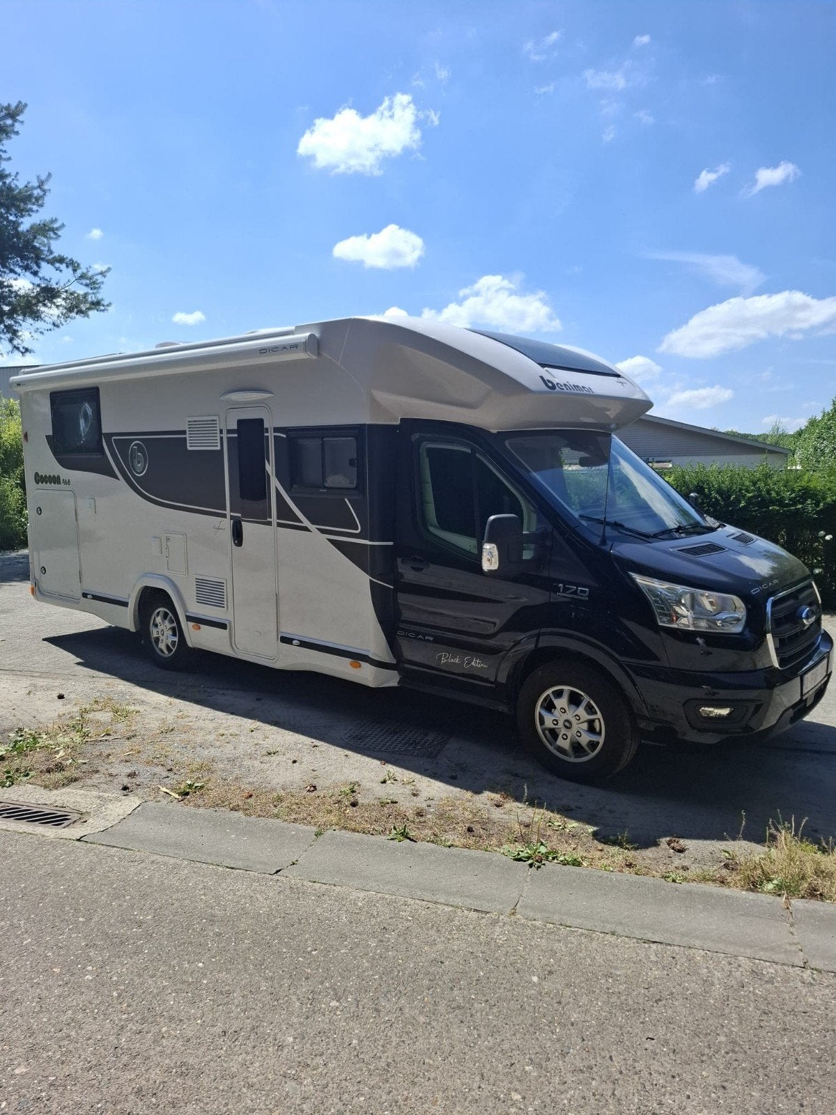 camper Ford cocoon 468 black edition, Jusqu'à 4, Trousse de toit, Toilette à cassette, Ford