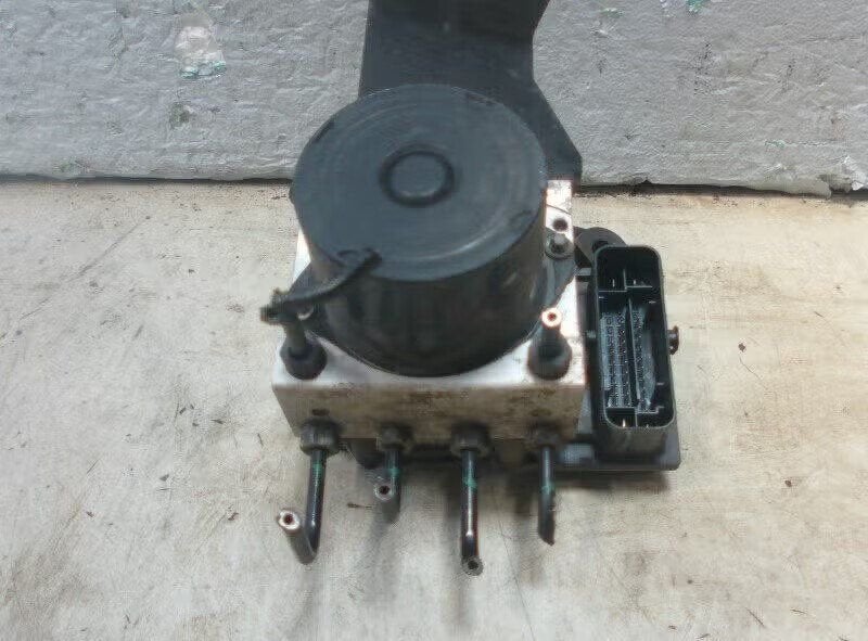 ABS POMP Volkswagen Polo IV (9N1 / 2/3) (6q0-614-117-l), Berliner Ring 2 38440 Wolfsburg, DE, Enlèvement ou Envoi, Volkswagen