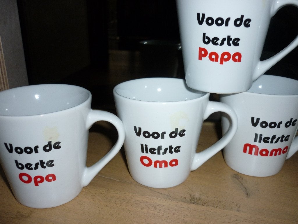 Tassen met tekst nieuw, Ophalen of Verzenden, Nieuw, Aardewerk, Kop(pen) en/of Schotel(s)
