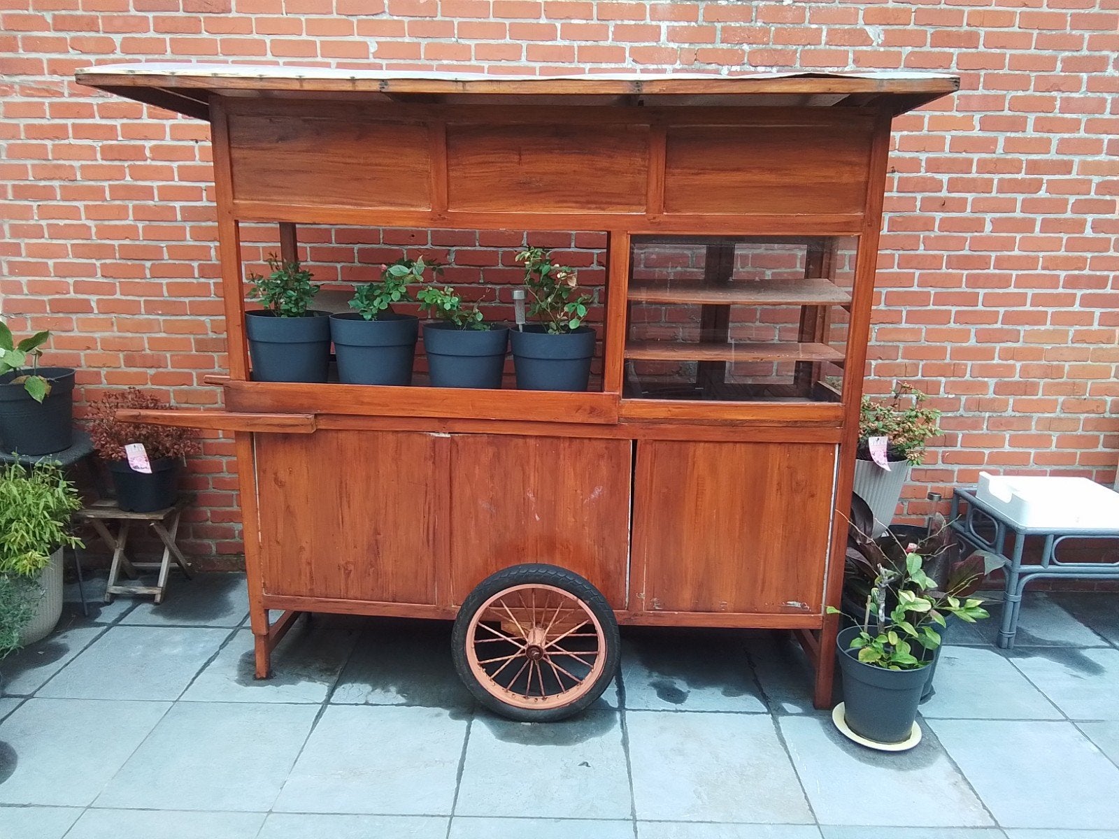 Houten foodtruck uit Indonesië, Tuin en Terras, Ophalen