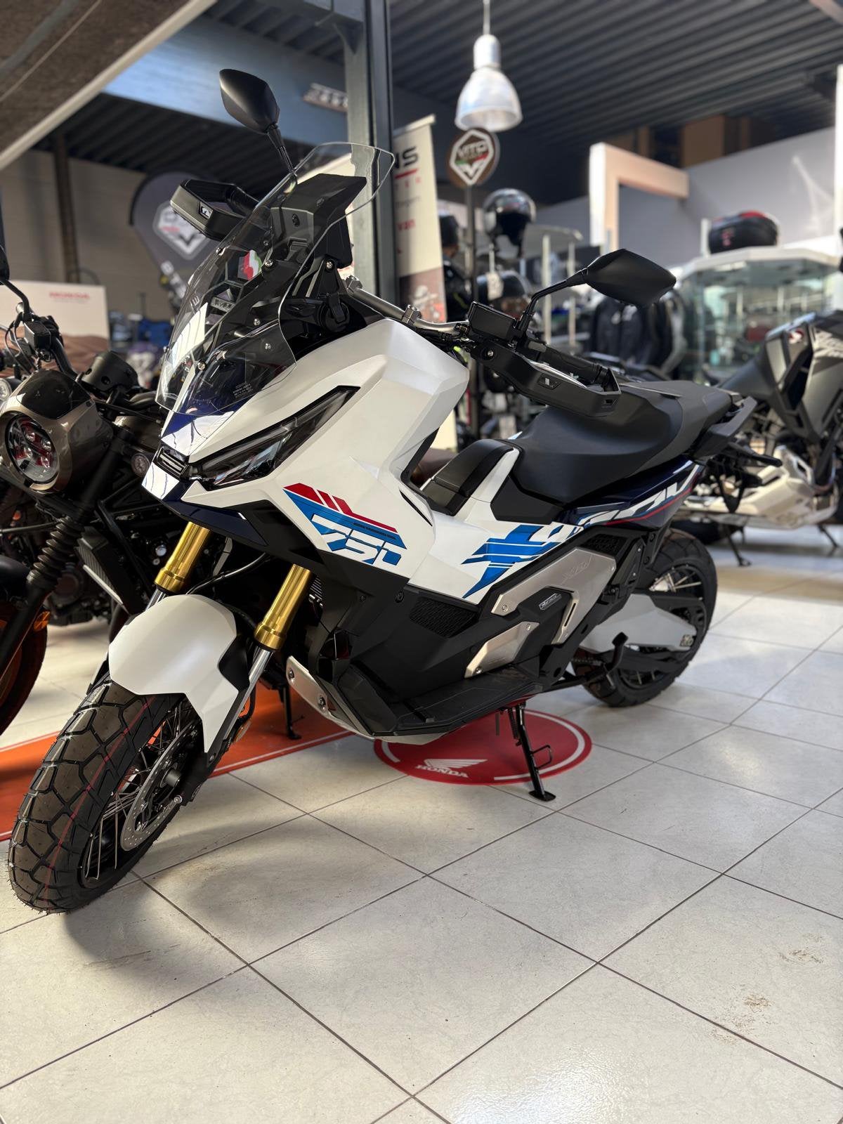 HONDA X-ADV SPECIALE EDITIE, Motoren, Particulier, Nieuw