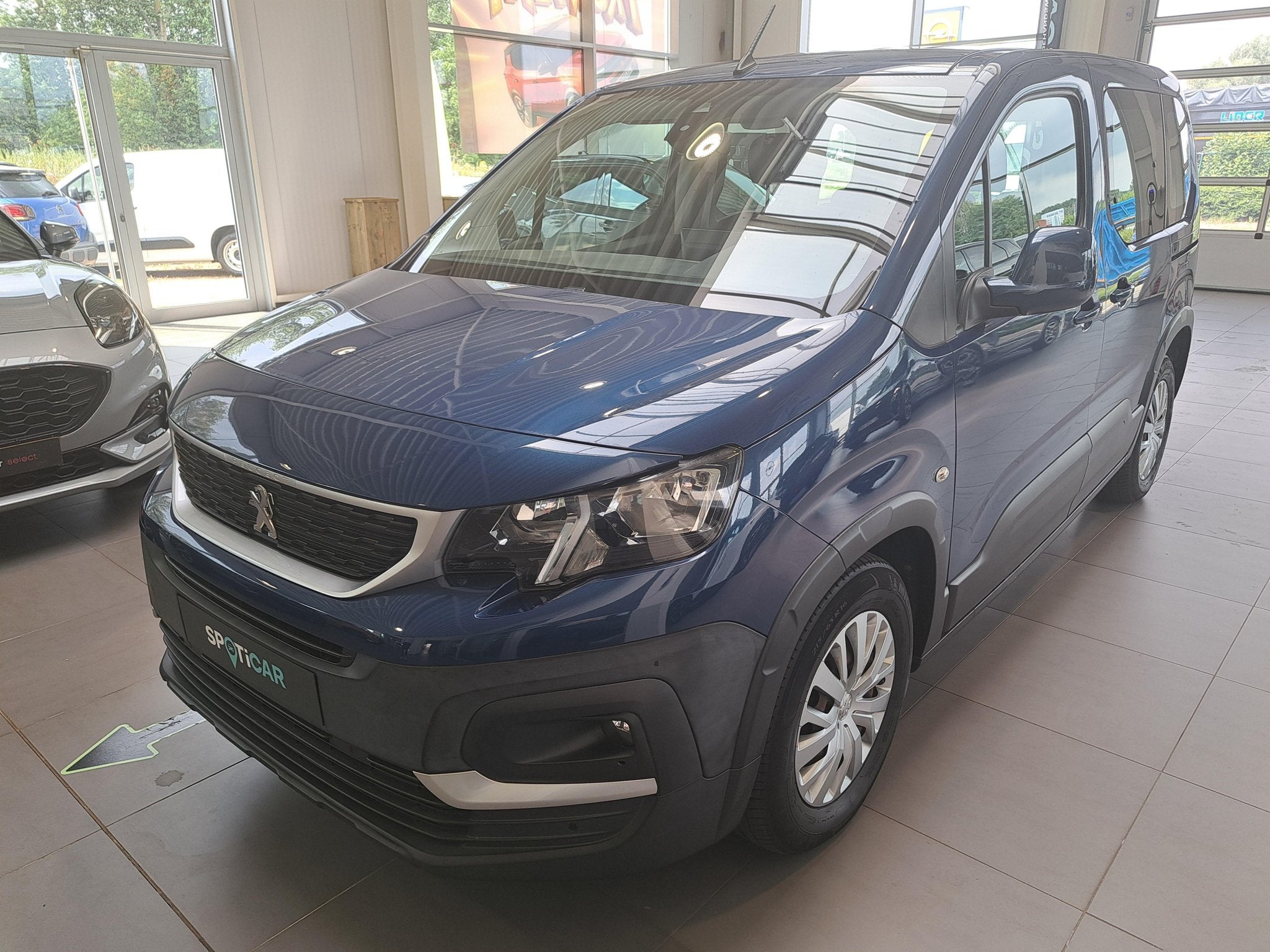 Peugeot Overige modellen 1.2 PureTech S/S Allure 5d 81kW, Monovolume, Blauw, 124 g/km, https://public.car-pass.be/vhr/f415c195-af20-4de2-88be-365d88759751