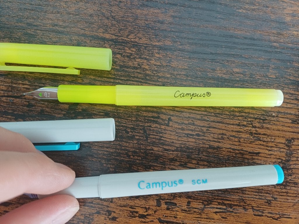 Collection de 7 stylos avec une large gamme de recharges, Collections, Enlèvement ou Envoi, Comme neuf, Stylo, Autres marques