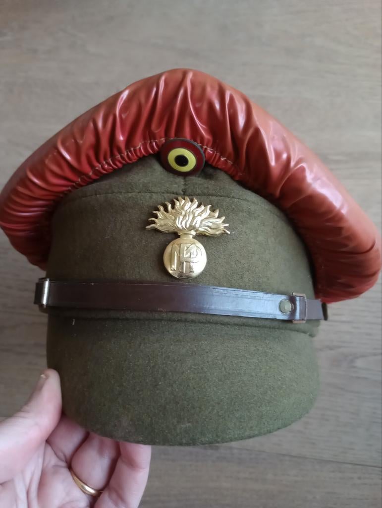 Képi police militaire belge, Collections, Enlèvement ou Envoi