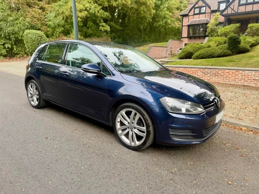 VW GOLF 7 AUTOMAAT 1.2 TSI Highline Gekeurd, Auto's, Euro 5, Stof, Zwart, 4 cilinders