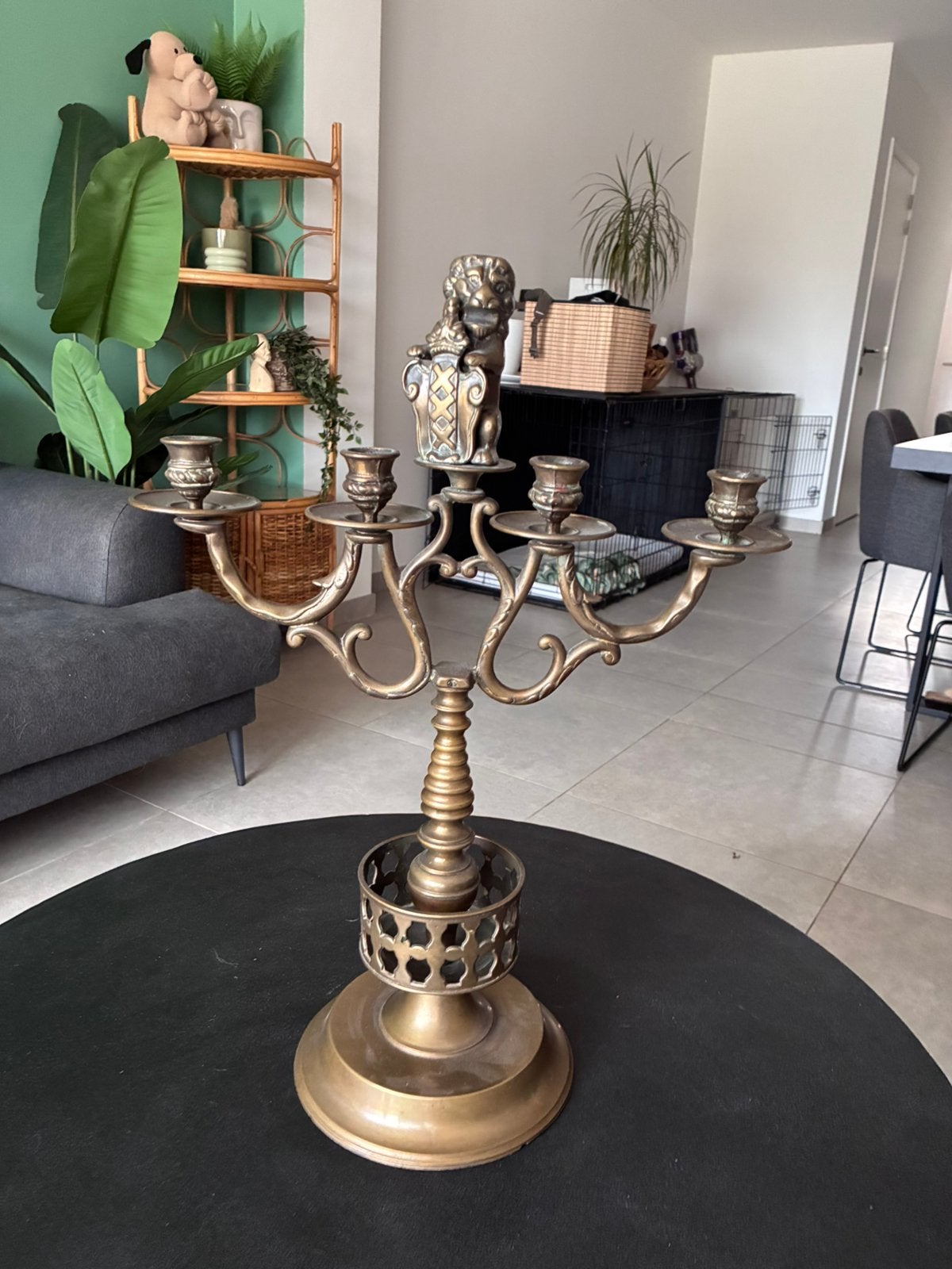 Antieke bronzen kandelaar met leeuw, Ophalen, Koper of Brons