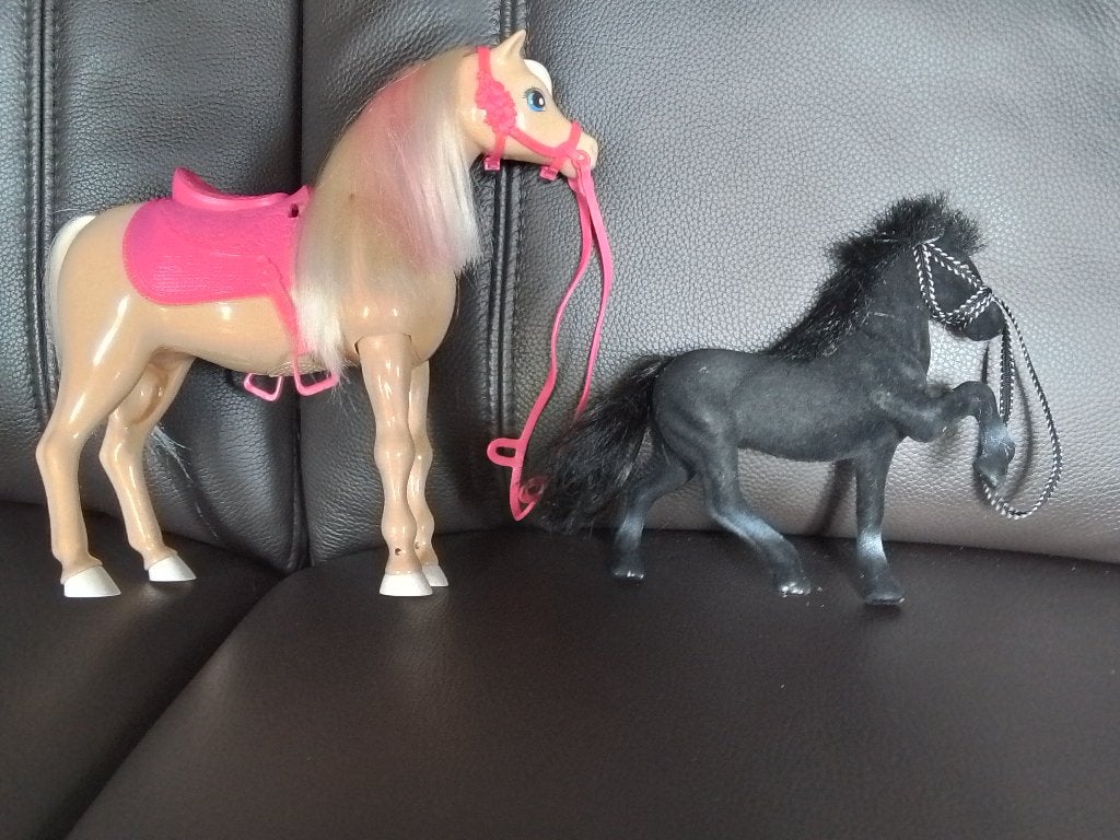 Barbie paard + zwart paardje, Kinderen en Baby's, Ophalen, Gebruikt, Barbie
