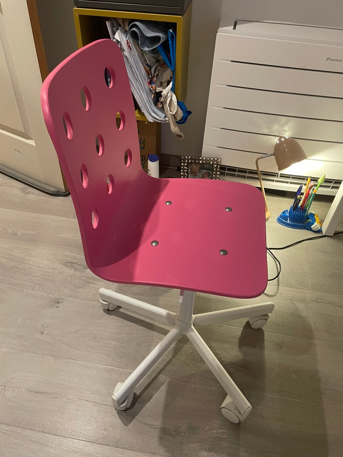 Chaise de bureau enfant rose, Enfants & Bébés, Enlèvement, Comme neuf, Chaise(s)