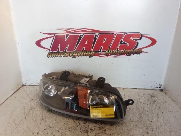 Koplamp rechts van een Fiat Punto, Gebruikt, -, -, Fiat