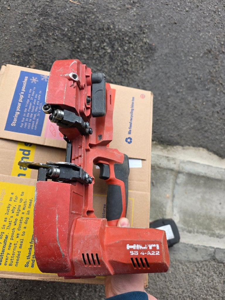 Scie à ruban portative Hilti SB 4-A22, Enlèvement, Utilisé, Scie à ruban