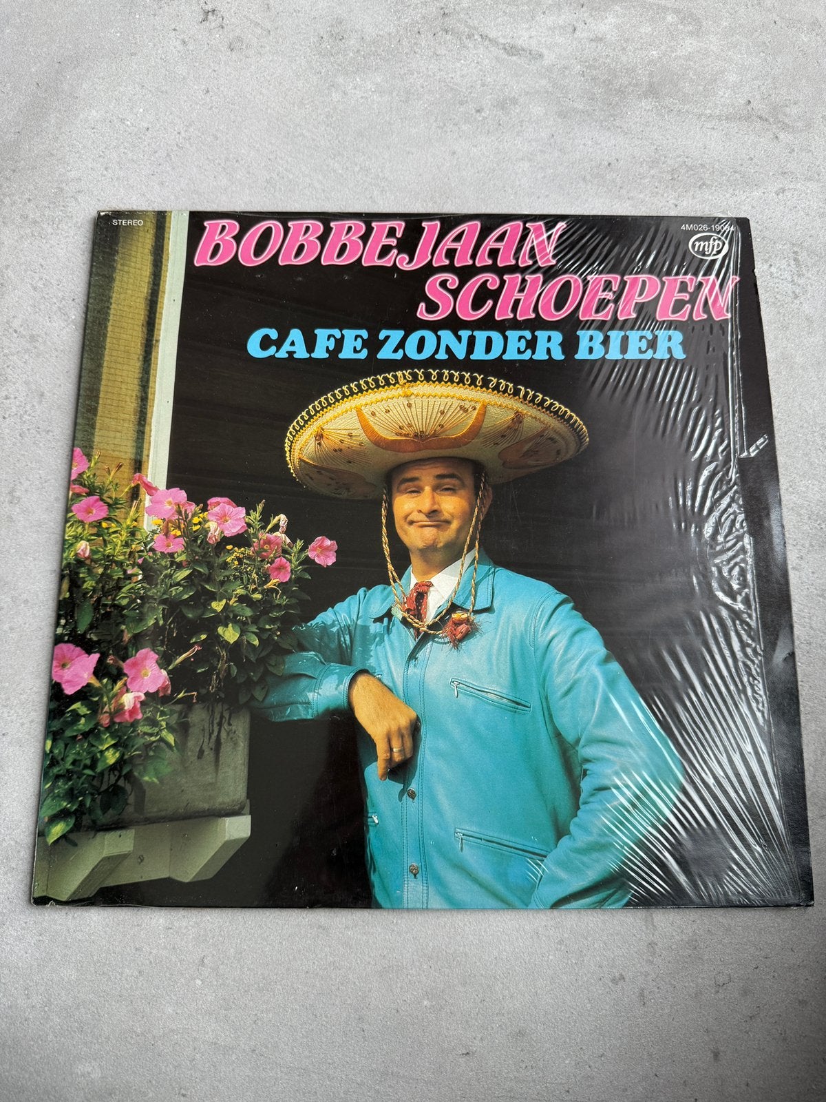 Plaat Bobbejaan Schoepen - Café zonder bier, Cd's en Dvd's, LP, Ophalen of Verzenden, Zo goed als nieuw, Levenslied of Smartlap