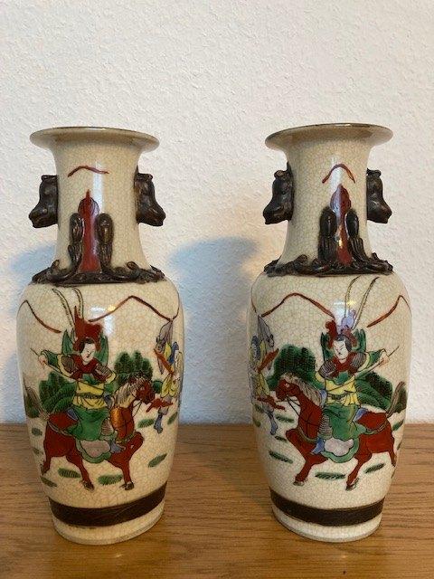 Een paar Chinese Nanking vazen, Ophalen of Verzenden