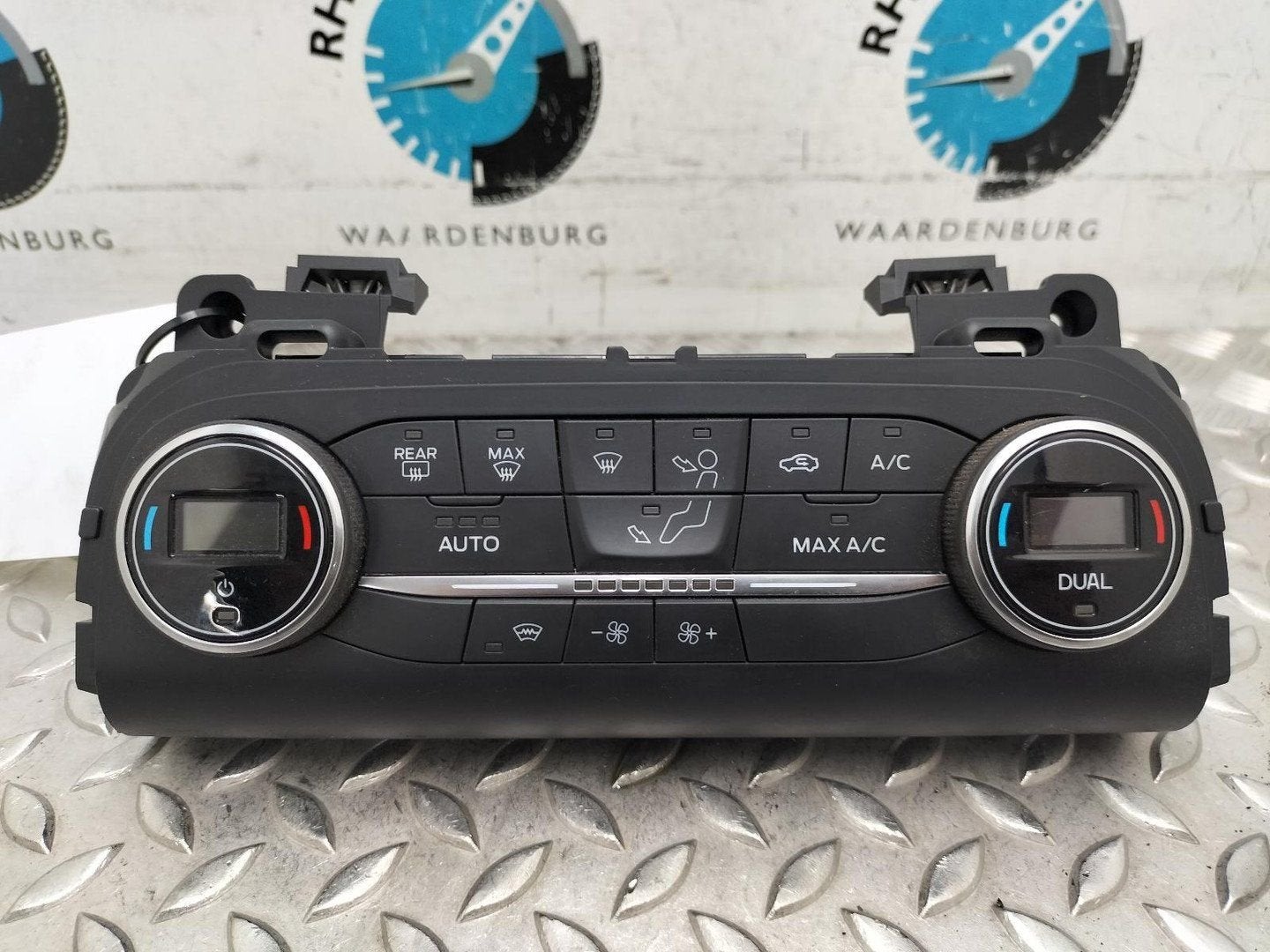 FORD KUGA TITANIUM KACHEL BEDIENINGSPANEEL 2020, Ophalen of Verzenden, Gebruikt, ARN erkend