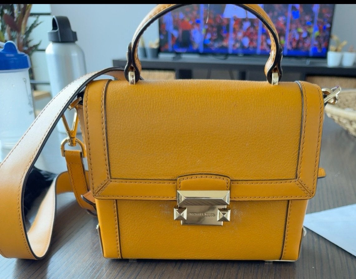 Michael Kors handtas – Saffiano leder – Okergeel, Handtassen en Accessoires, Ophalen of Verzenden, Gebruikt, Handtas