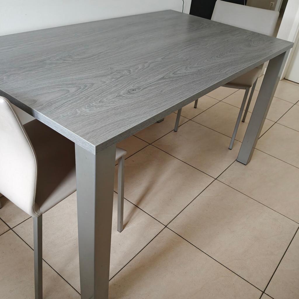 Degelijke keukentafel met 2 stoelen, Huis en Inrichting, Tafels | Eettafels, Ophalen