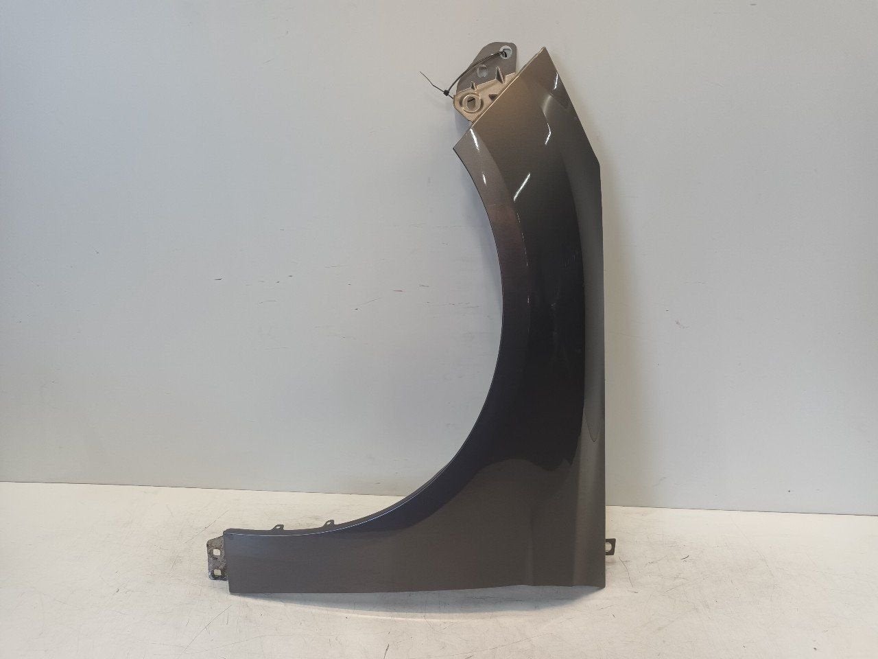Spatbord links voor Ford Focus, Auto-onderdelen, Onderdelen@venauto.nl, Van der Ven Autorecycling B.V., Gebruikt, Ettenseweg 76, 4706 PB Roosendaal, The Netherlands