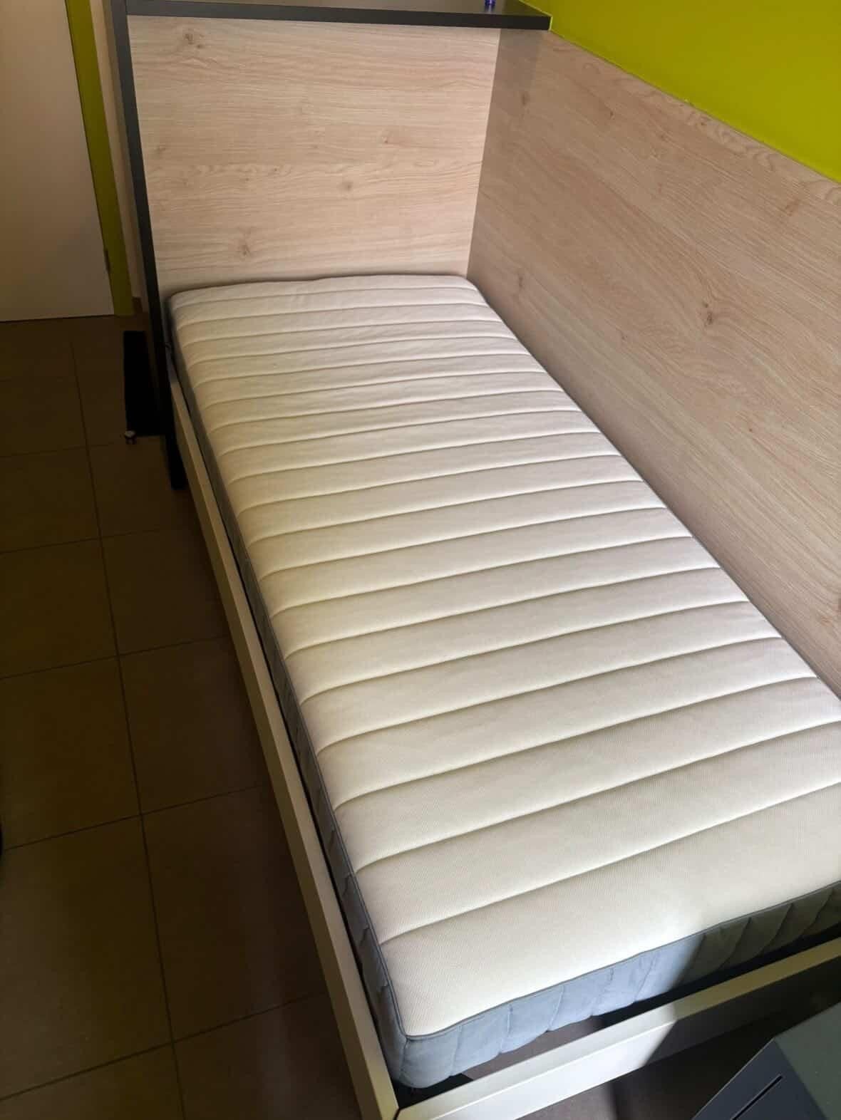 matelas 1 personne quasi neuf 90*200, Enlèvement