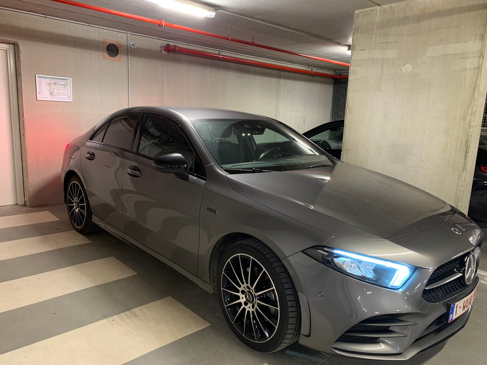 MERCEDES A 250e BERLINE, HYBRIDE, AMG, MBUX, SOUNDSYSTEM, Autos, Mercedes-Benz, Particulier, Classe A, Caméra 360°, ABS, Caméra de recul