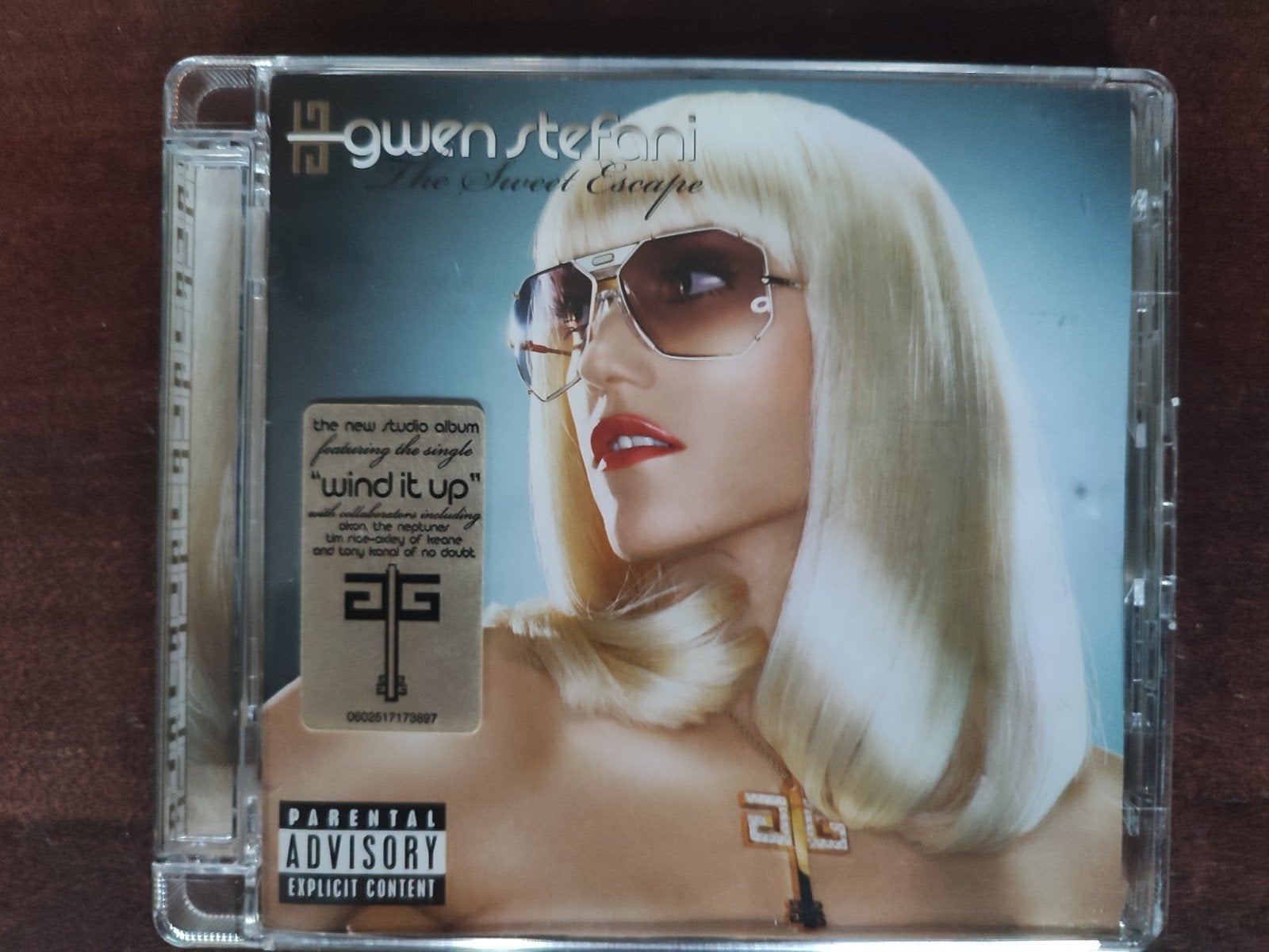 CD : GWEN STEFANI - THE SWEET ESCAPE, Ophalen of Verzenden, Zo goed als nieuw