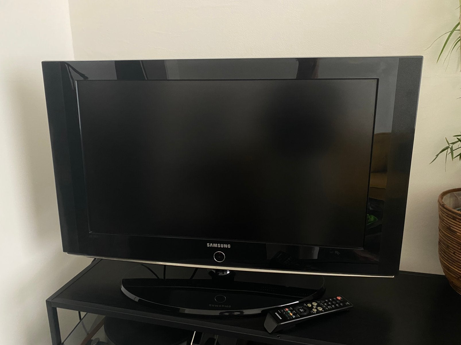 TV Samsung 32” Wide LCD TV, Ophalen, Zo goed als nieuw, LCD, Samsung