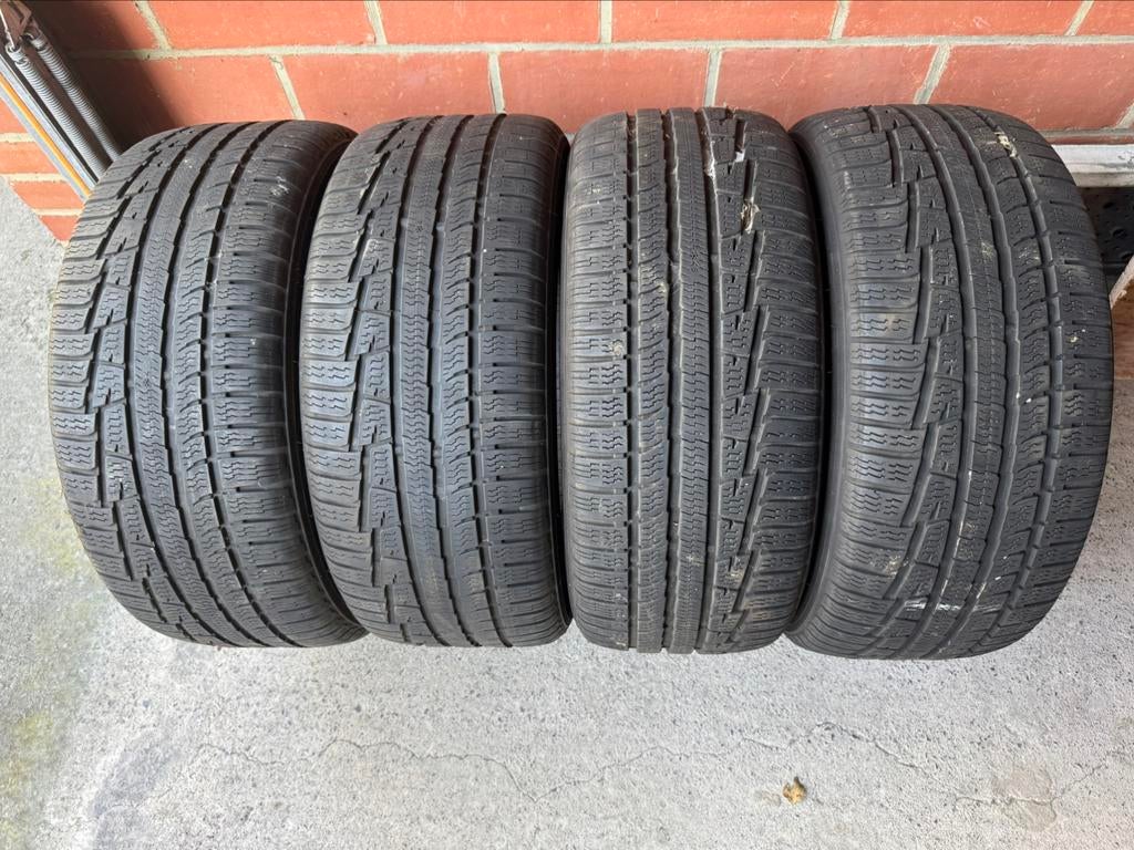 4 Pneus 235/45 R17, Enlèvement, Audi