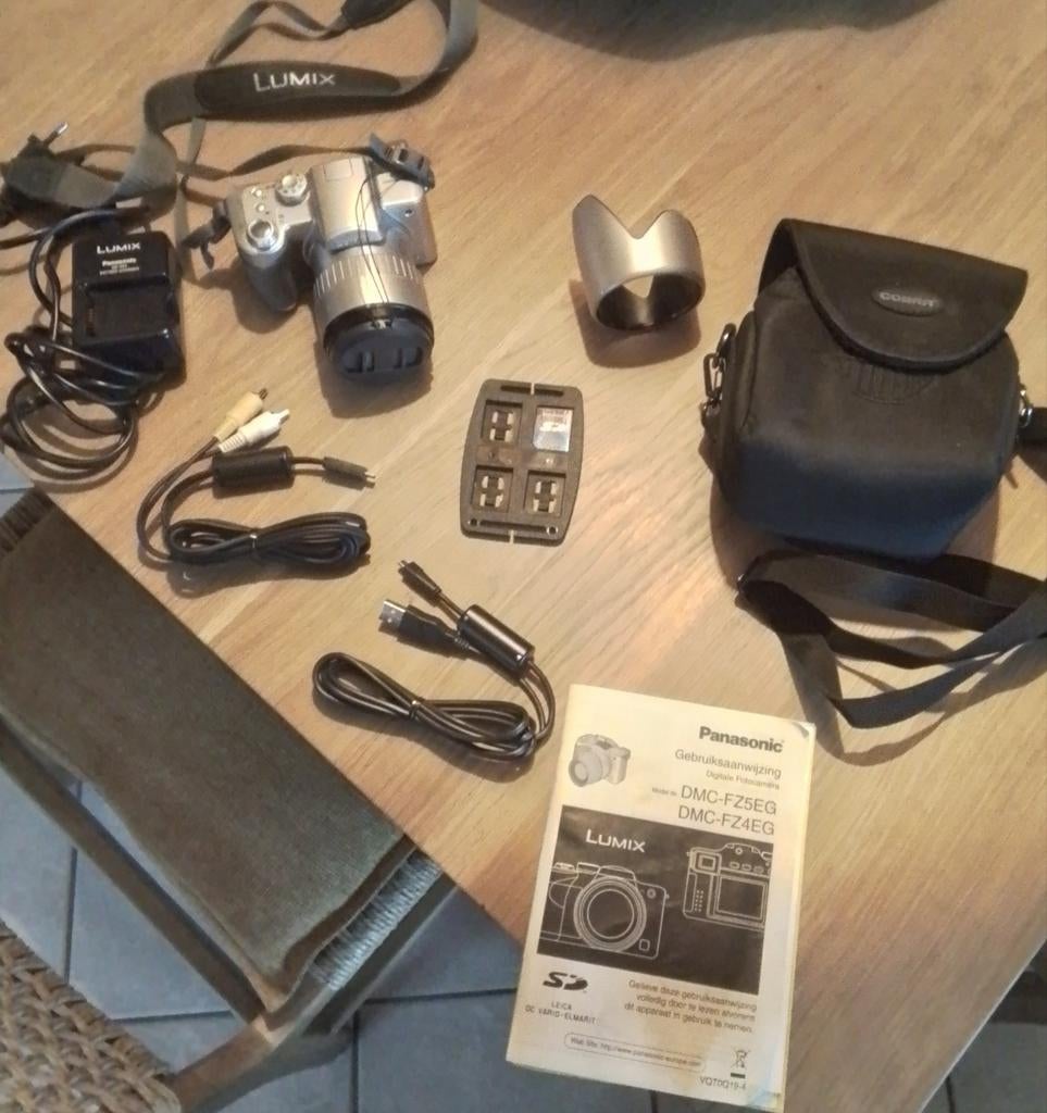PANASONIC LUMIX DIGITALE FOTOCAMERA, Audio, Tv en Foto, Fotocamera's Digitaal, Ophalen, Zo goed als nieuw, Overige Merken