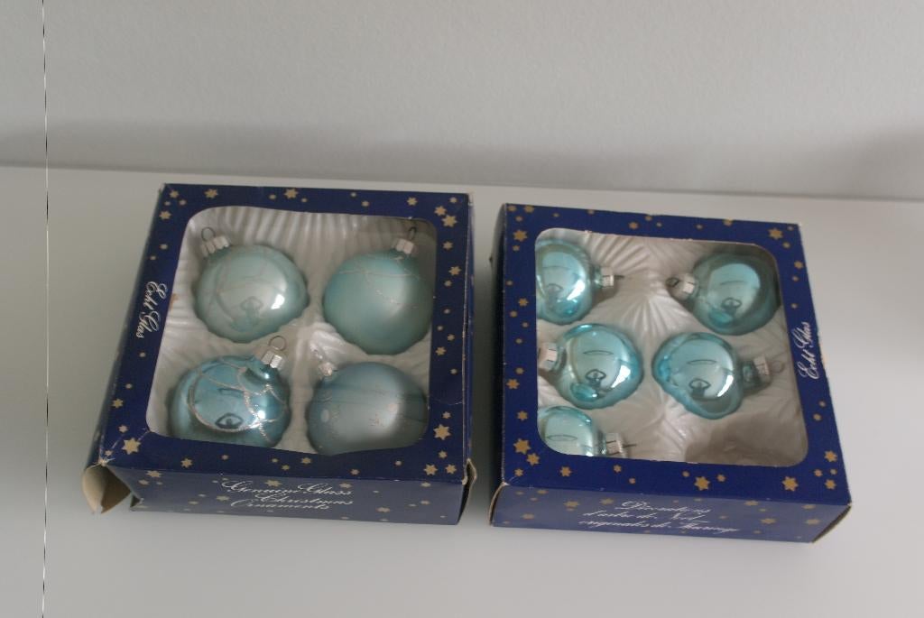 kerstballen lichtblauw en slinger, Ophalen of Verzenden, Zo goed als nieuw