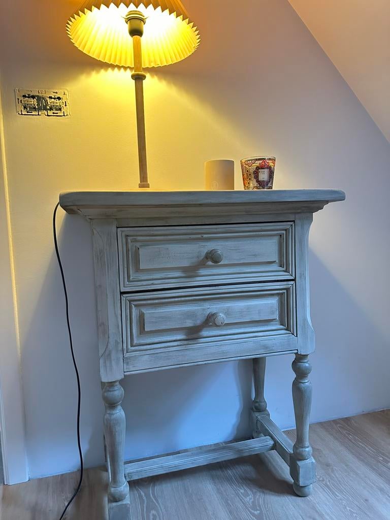 Petit meuble à tiroirs, Enlèvement