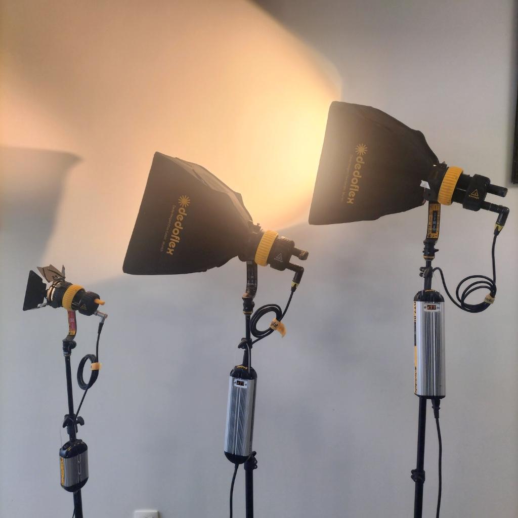 Dedolight Set: 1x DLED3-BI + 1x DLED4-BI + 1x DLED7-BI, Ophalen, Gebruikt, Lamp of Flitsset